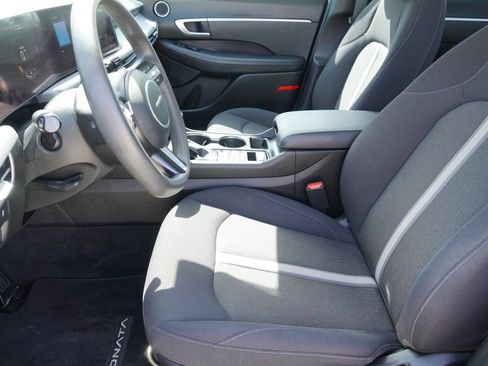 Used 2025 Hyundai Sonata SE FWD image 18