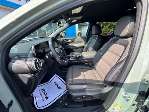 New 2026 Chevrolet Equinox LT w/ Convenience Package II image 8