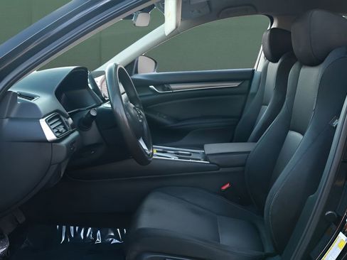 Used 2020 Honda Accord LX image 7