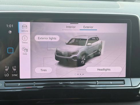 Used 2024 Volkswagen Atlas SE FWD image 33