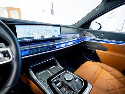 Used 2023 BMW 740i RWD image 41