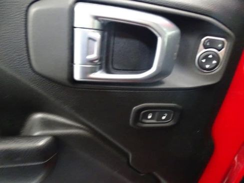 Certified 2022 Jeep Wrangler Sport AWD/4WD image 3