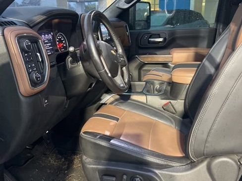 Used 2023 Chevrolet Silverado 2500 High Country w/ Z71 Off-Road Package image 6