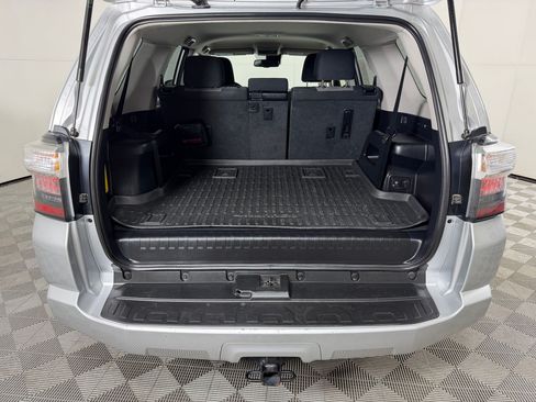 Used 2024 Toyota 4Runner SR5 AWD/4WD image 31