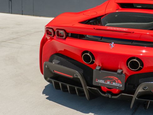 Used 2021 Ferrari SF90 Stradale AWD/4WD image 16