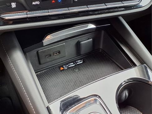 Certified 2025 Buick Envision Preferred AWD/4WD image 10