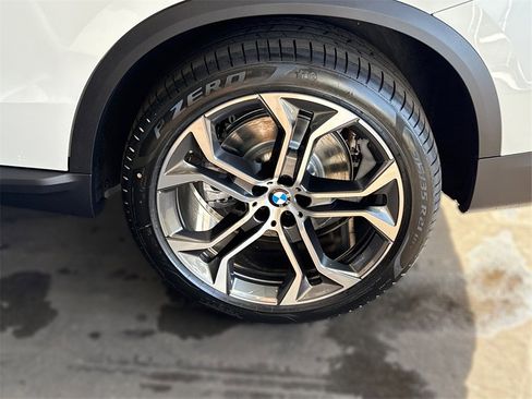 New 2026 BMW X5 sDrive40i image 14