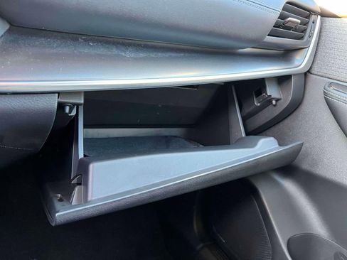 Used 2023 Nissan Rogue SV image 34