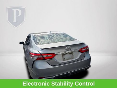 Used 2019 Toyota Camry SE FWD image 9