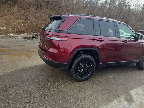 New 2026 Jeep Grand Cherokee Altitude AWD/4WD image 4