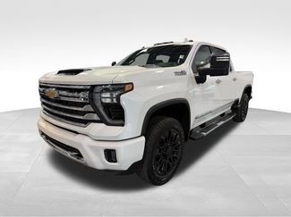 Used 2025 Chevrolet Silverado 2500 High Country w/ Technology Package AWD/4WD video 3