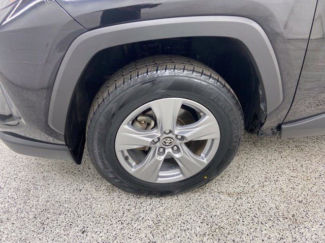 Used 2022 Toyota RAV4 XLE AWD/4WD image 6