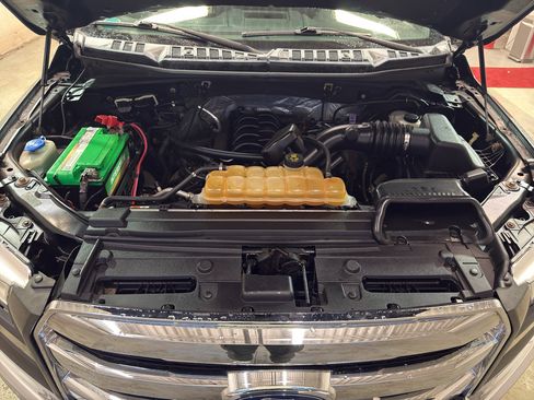 Used 2015 Ford F150 Lariat w/ Equipment Group 501A Mid image 32