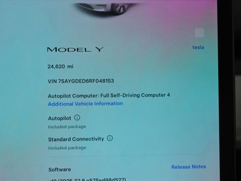 Used 2024 Tesla Model Y 2WD image 11