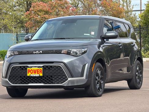 Used 2023 Kia Soul LX w/ LX Technology Package FWD image 8