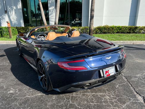 Used 2014 Aston Martin Vanquish Volante image 17