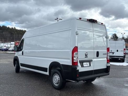 Used 2025 RAM ProMaster 2500 w/ Convenience Group image 5