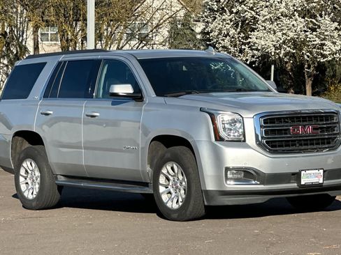 Used 2019 GMC Yukon SLT AWD/4WD image 9