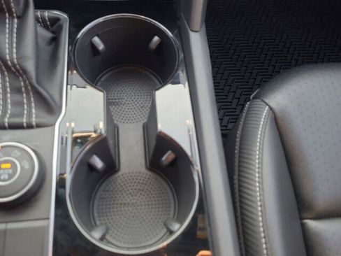 Used 2022 Volkswagen Atlas Cross Sport SE w/ Panoramic Sunroof Package image 17