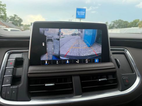 Used 2021 Chevrolet Tahoe LT w/ LT Signature Package RWD image 18