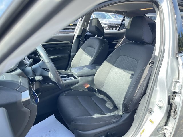 Used 2020 Nissan Altima 2.5 SV FWD image 19