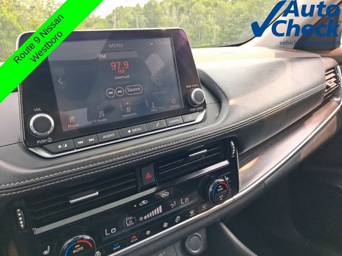 Used 2021 Nissan Rogue SL AWD/4WD image 17