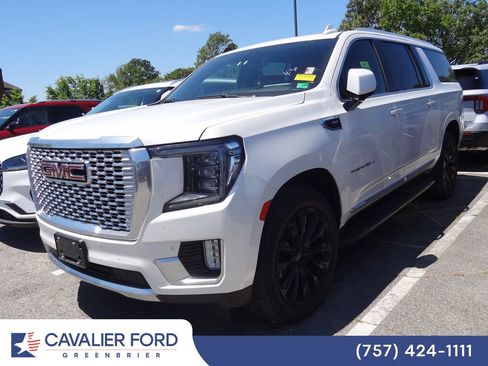 Used 2022 GMC Yukon XL Denali AWD/4WD image 3