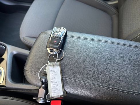 Used 2025 Buick Encore GX Preferred AWD/4WD image 21