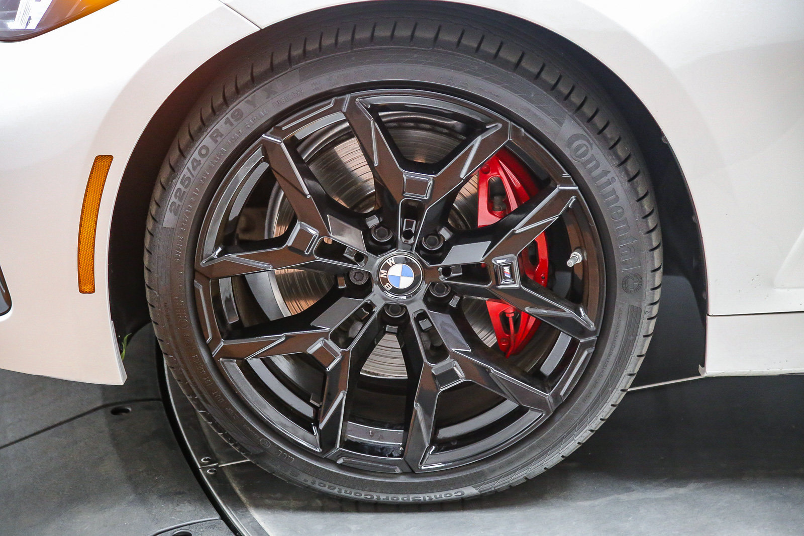 Certified 2025 BMW 330i Sedan w/ M Sport Package RWD image 10