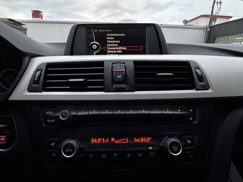 Used 2014 BMW 320i xDrive 320i xDrive AWD 4dr Sedan image 17