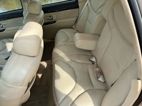 Used 1996 Lincoln Town Car Cartier image 22