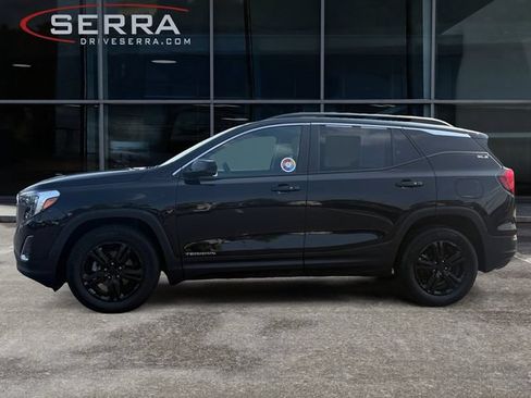 Used 2021 GMC Terrain SLE w/ Driver Convenience Package FWD image 2