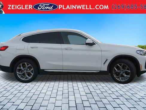 Used 2025 BMW X4 xDrive30i w/ Premium Essential Package AWD/4WD image 6