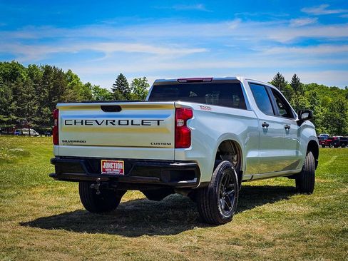 Used 2022 Chevrolet Silverado 1500 Custom Trail Boss w/ LPO, Dark Essentials Package AWD/4WD image 3