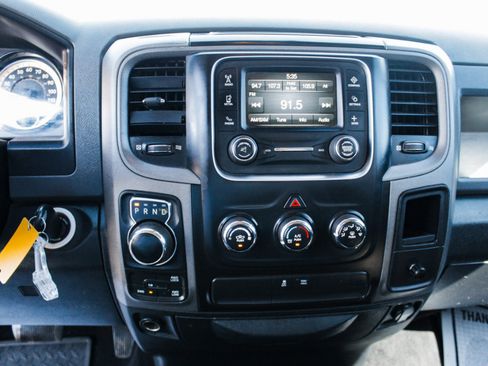 Used 2018 RAM 1500 Express AWD/4WD image 16