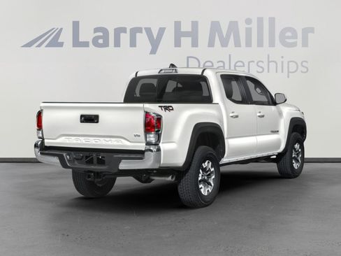 Used 2023 Toyota Tacoma TRD Off-Road w/ TRD Premium Off Road Package image 2
