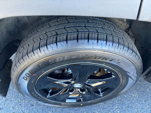 Used 2019 Toyota RAV4 XLE w/ Convenience Package image 8