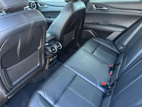 Used 2022 Alfa Romeo Stelvio Sprint RWD image 11