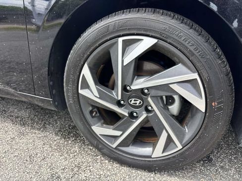 Certified 2025 Hyundai Elantra Sport FWD image 31