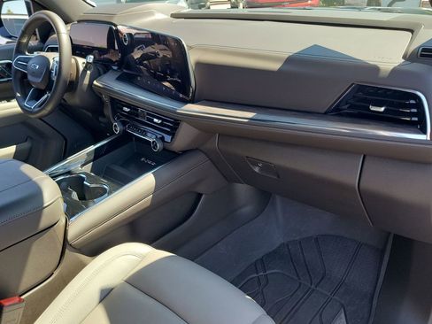 Used 2025 Chevrolet Tahoe Z71 AWD/4WD image 29