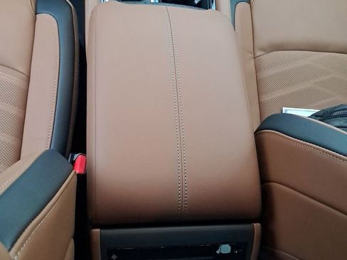 New 2025 Nissan Pathfinder Platinum w/ Cargo Package image 27