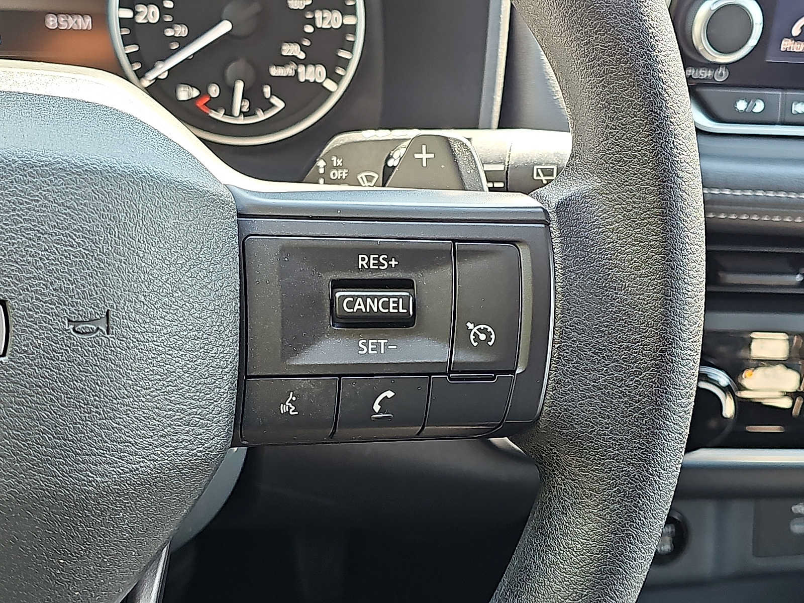Used 2025 Nissan Rogue S AWD/4WD image 21
