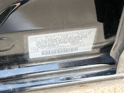Used 2025 Nissan Versa SV FWD image 29