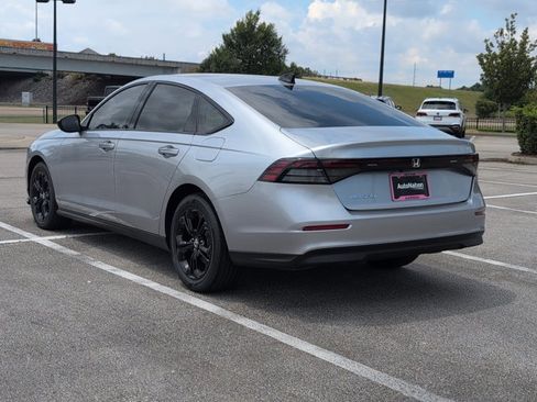 Certified 2025 Honda Accord SE image 8