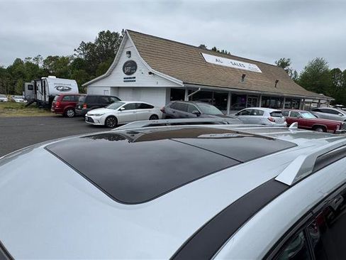 Used 2022 Nissan Pathfinder SL w/ SL Premium Package AWD/4WD image 31