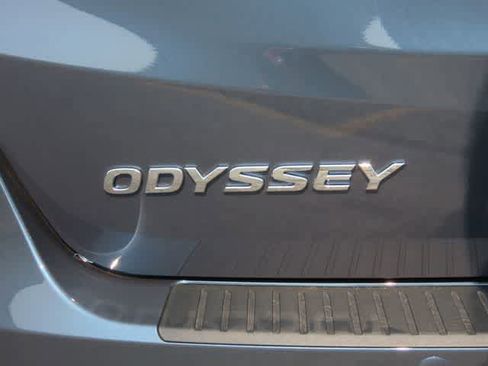 New 2026 Honda Odyssey Touring image 7