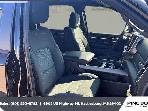 New 2026 RAM 1500 4x4 Crew Cab image 9