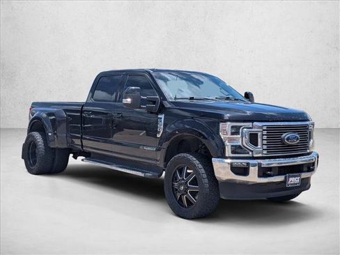 Used 2020 Ford F350 Lariat w/ Lariat Ultimate Package AWD/4WD image 3
