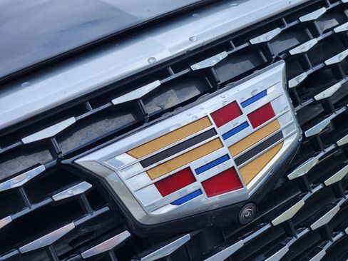 Used 2023 Cadillac XT6 Premium Luxury w/ Technology Package image 12