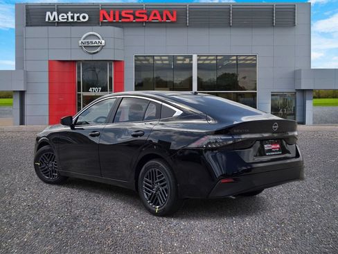 New 2027 Nissan Sentra SV w/ Floor Mat Package FWD image 4